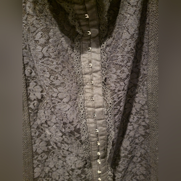 TORRID Hook & Eye Lace Accent Faux Corset Short Sleeve Top Size 2 - Picture 4 of 14
